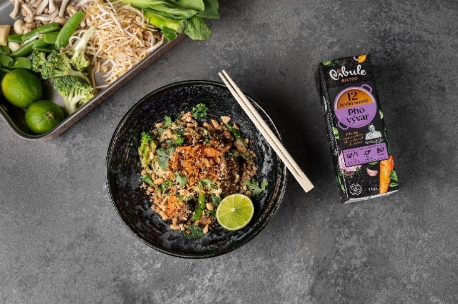 Hovězí wok s PHO vývarem